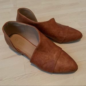 Stylish asymmetrical flats sz 7.5